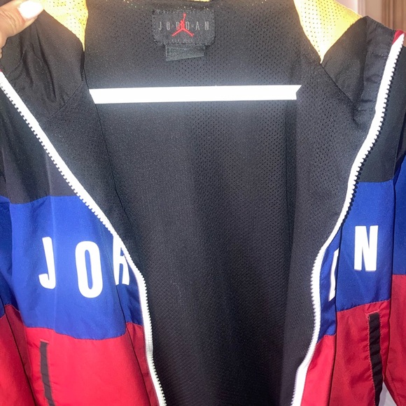 Boys Jumpman Jordan windbreaker jacket. Like new. Size small. Ages 8-10 - Picture 7 of 7